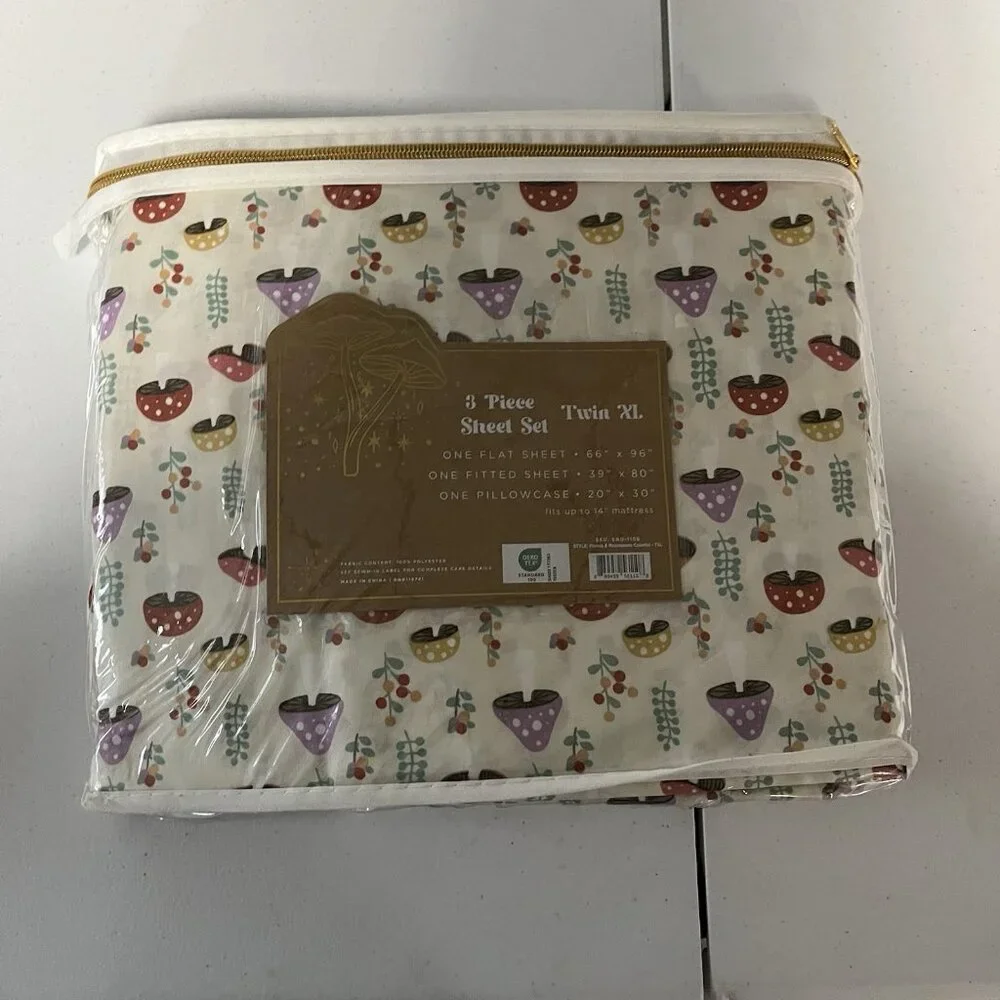 Enchanted Sheet Set Twin XL All‎ Over Colorful Mushroom Print Retro 70s Whimsy